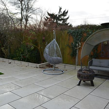 Cozy, Modern, Spacious 4 Bedroom House In London Romford Esterno foto