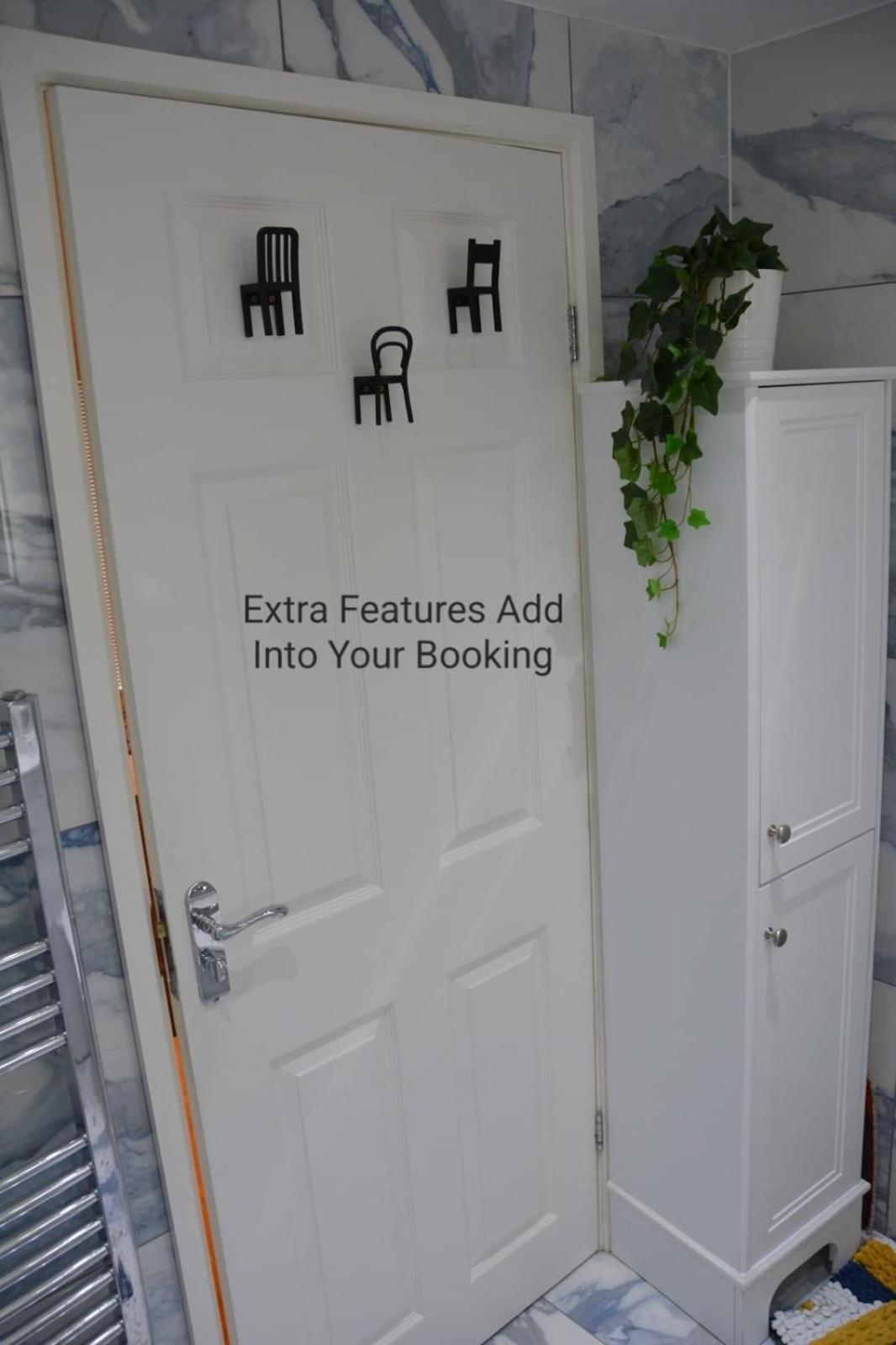 Cozy, Modern, Spacious 4 Bedroom House In London Romford Esterno foto