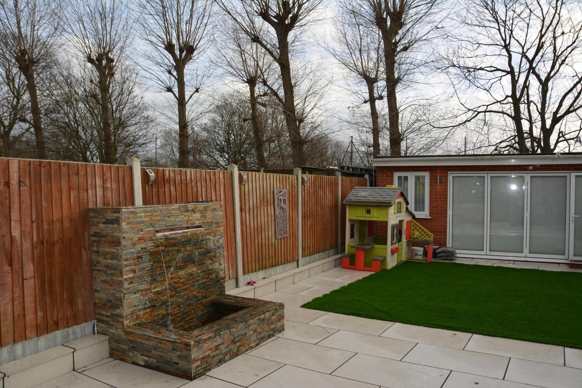 Cozy, Modern, Spacious 4 Bedroom House In London Romford Esterno foto