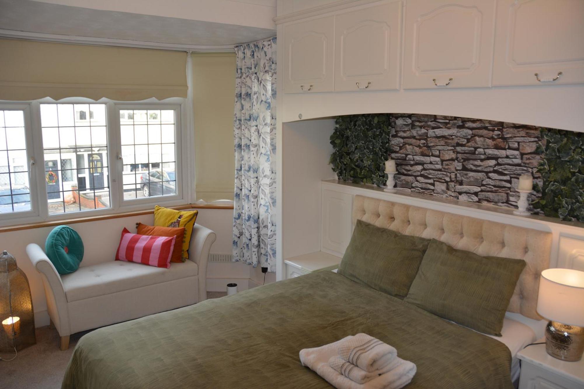 Cozy, Modern, Spacious 4 Bedroom House In London Romford Esterno foto
