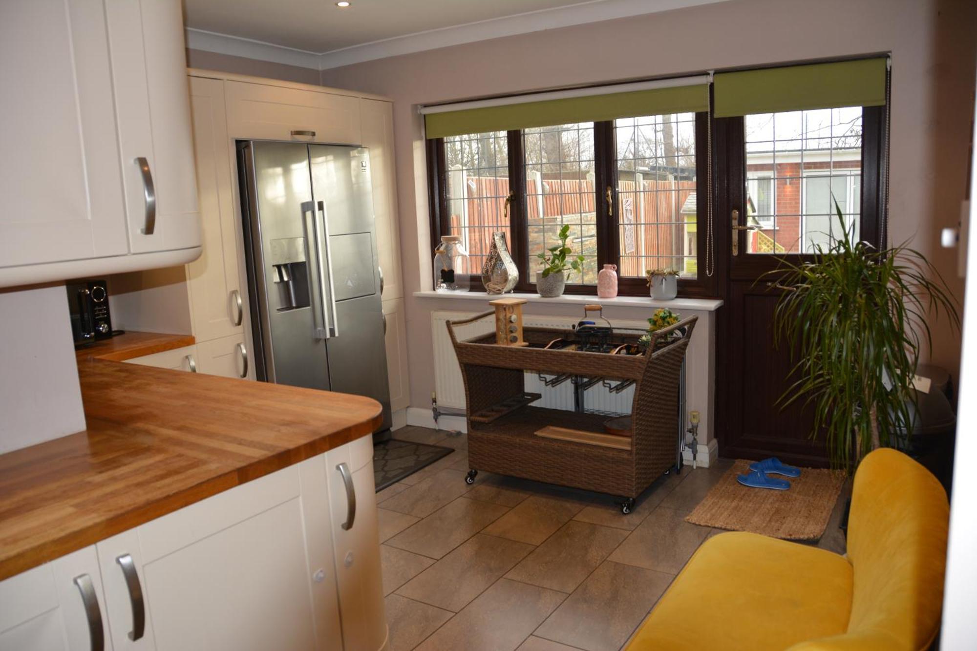 Cozy, Modern, Spacious 4 Bedroom House In London Romford Esterno foto