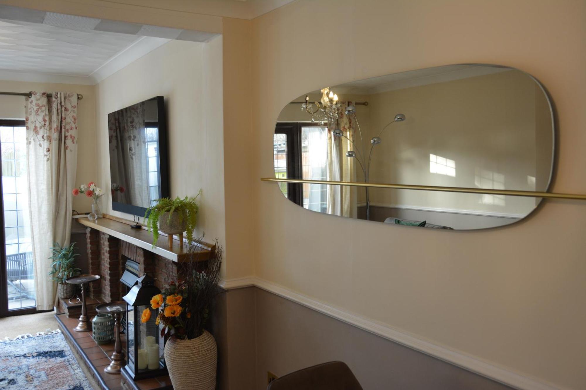 Cozy, Modern, Spacious 4 Bedroom House In London Romford Esterno foto