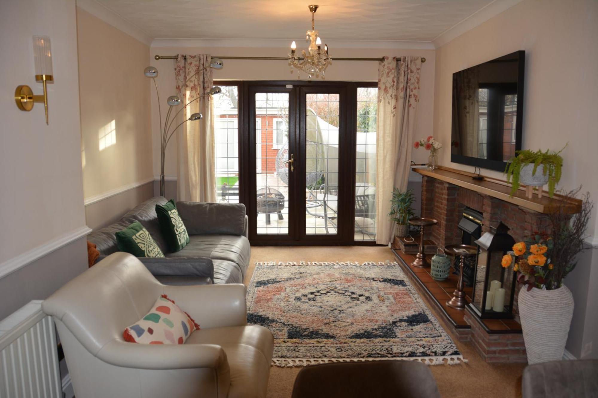 Cozy, Modern, Spacious 4 Bedroom House In London Romford Esterno foto